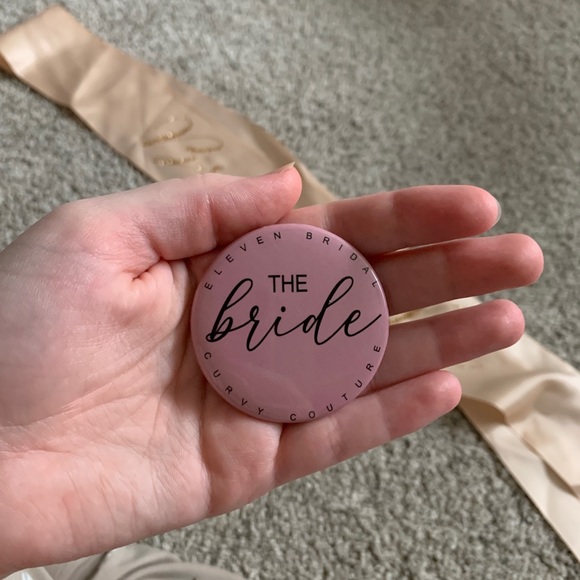 Bridal Bundle: Pink Button + Bride to Be Sash - Picture 2 of 3